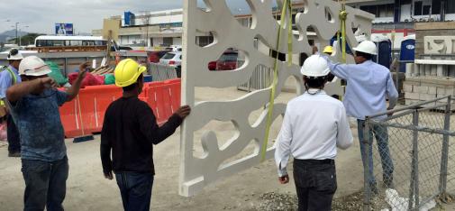 MC lieferte Hochleistungsfließmittel für die Herstellung von ästhetisch ansprechenden Fassadenelementen für den Flughafen von Santa Marta, Kolumbien. 